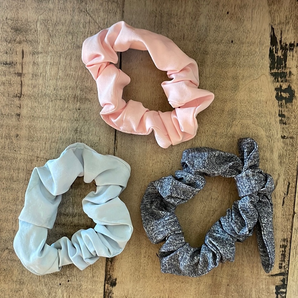 Lululemon uplifting scrunchie bundle